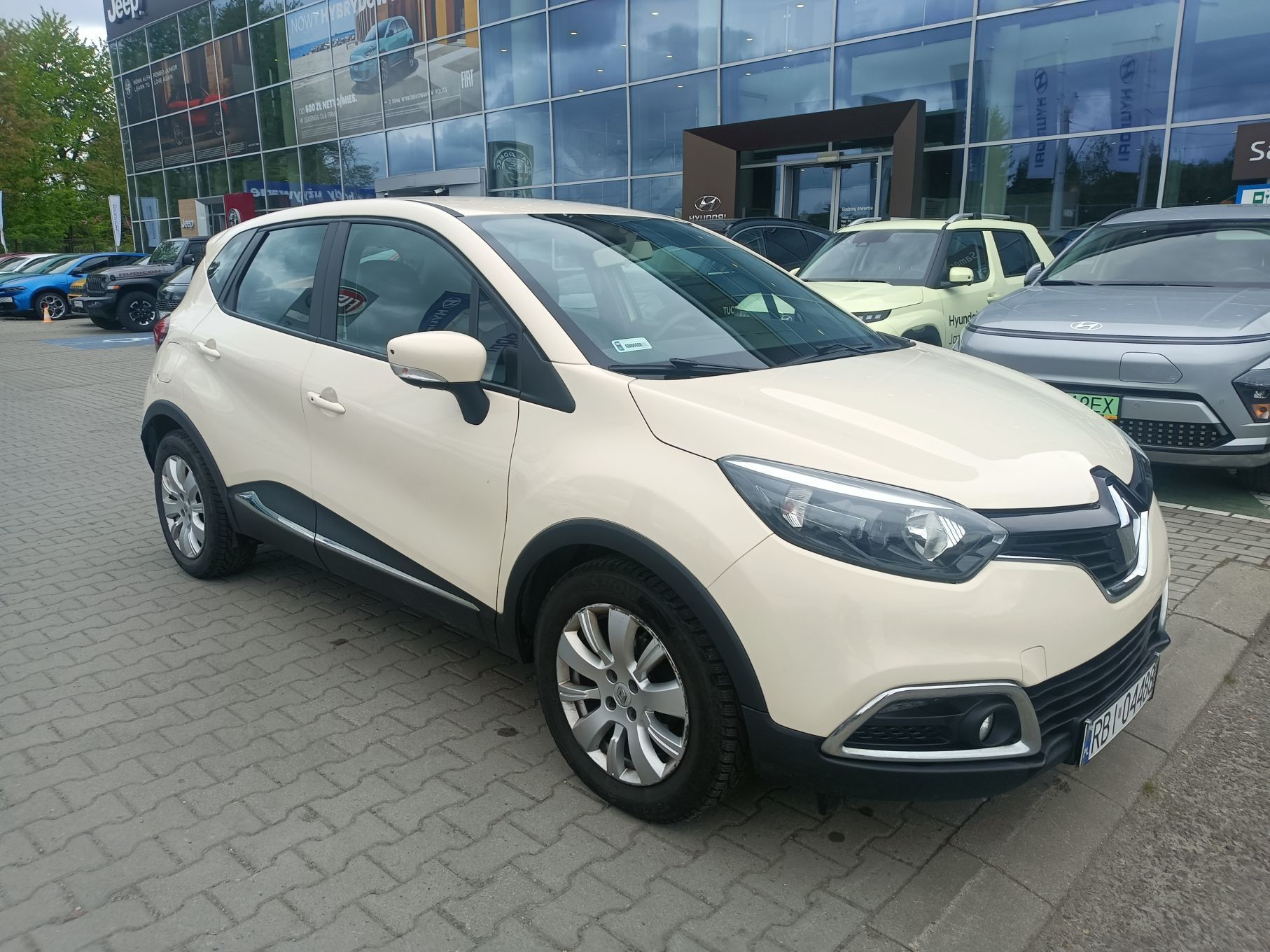 Renault Captur salon Polska