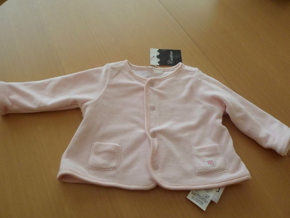 casaquinho novo para bébé menina com etiqueta