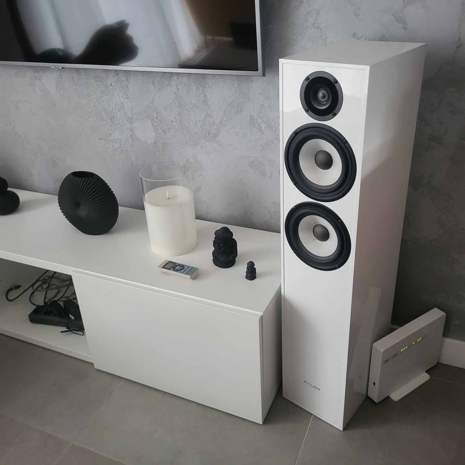 Kolumny PYLON Pearl 25 HG.