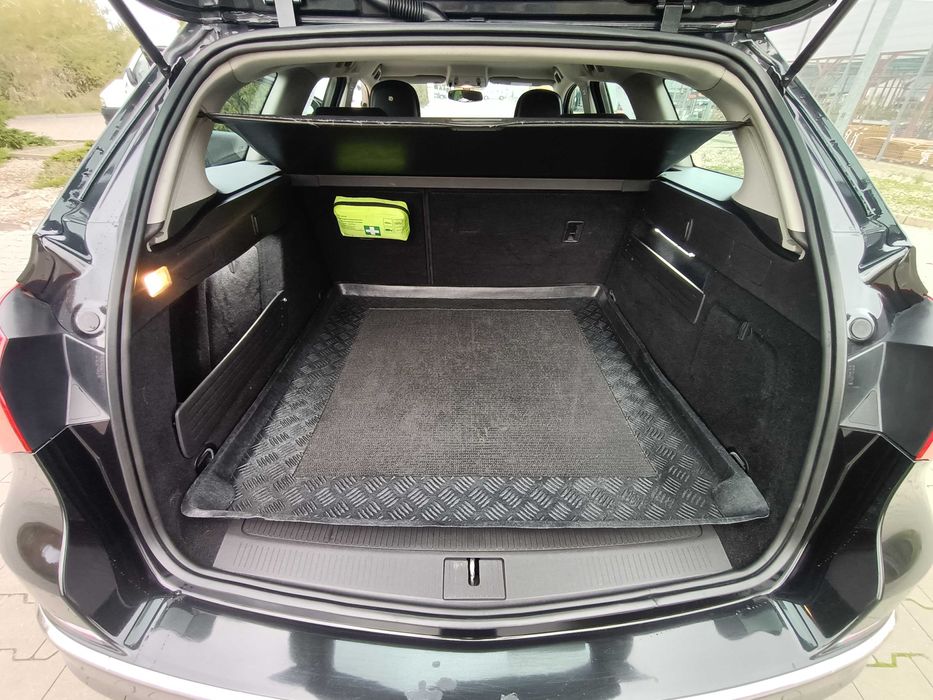 Opel Astra J 2012, Sports Tourer