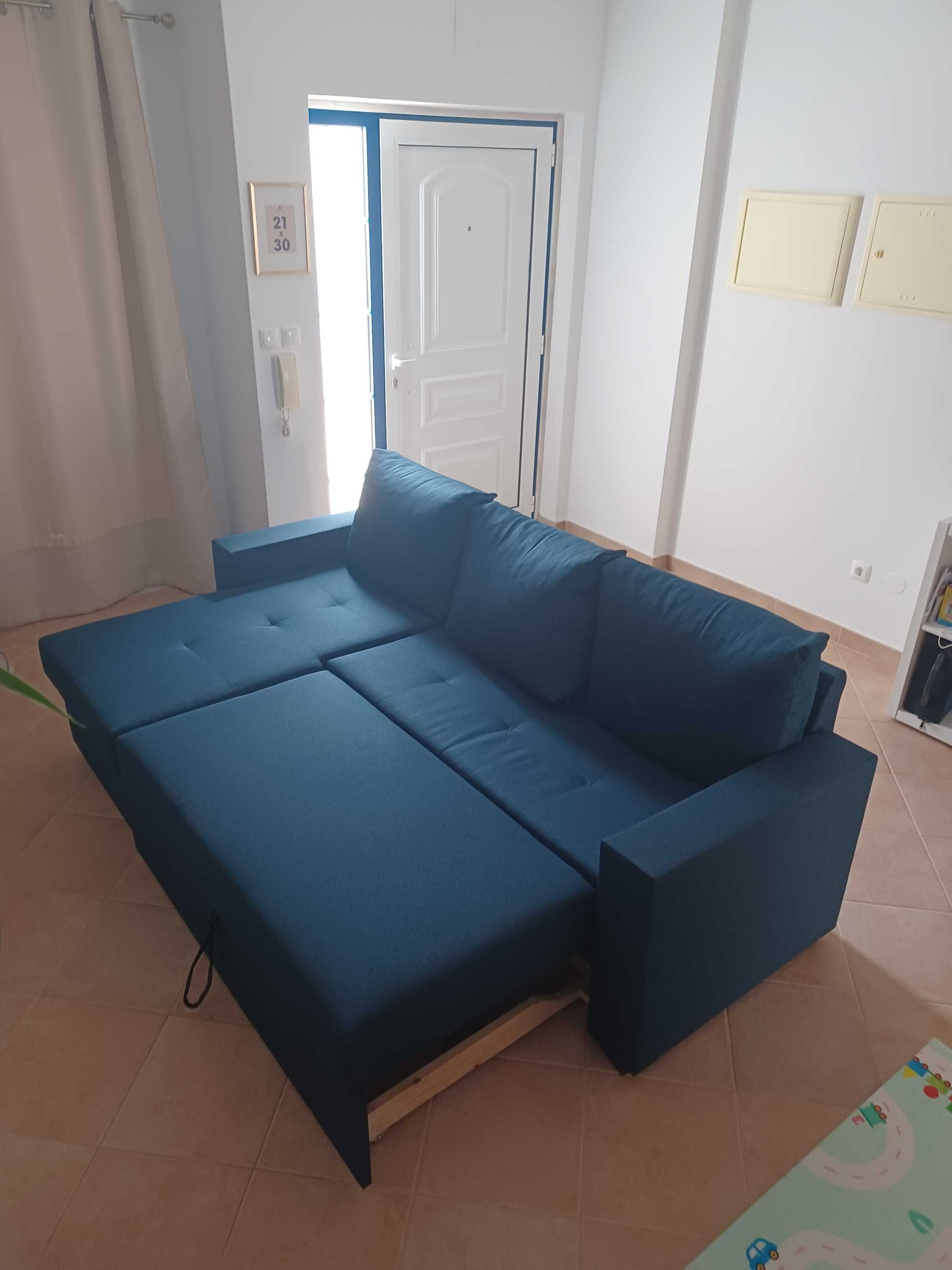 Sofá-cama Chaise Long Azul-Escuro – Bom Estado – Oportunidade!