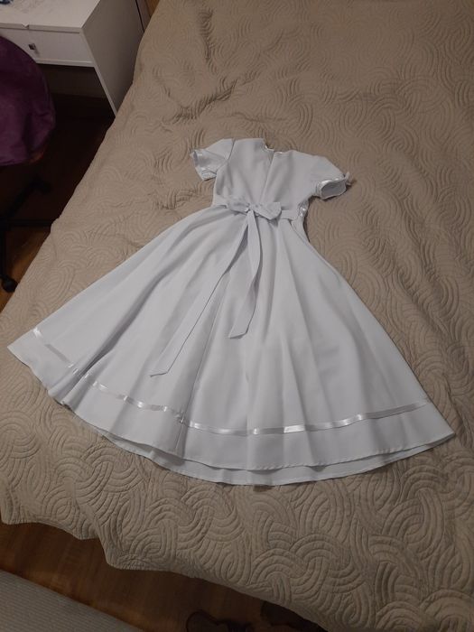 Sukienka, alba komunijna 134