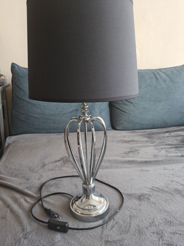 Lampka z abażurem