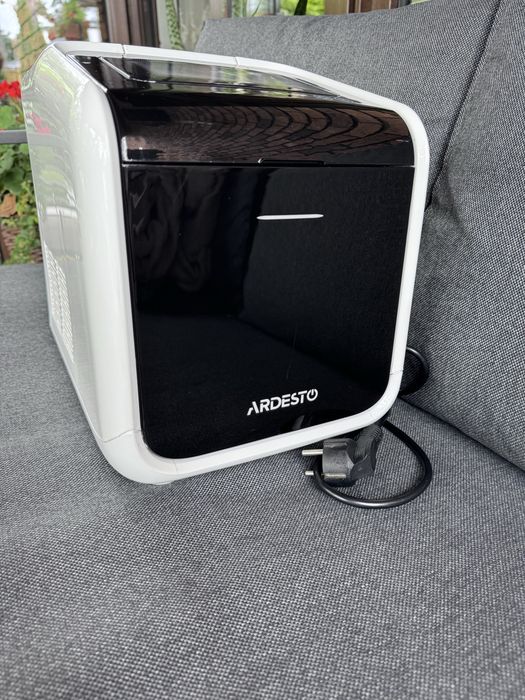 Портативний льодогенератор Ardesto білий в дуже хорошому стані
