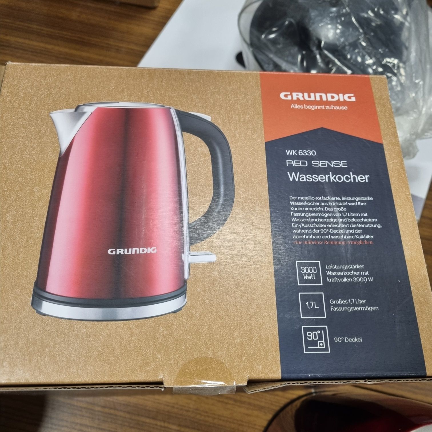 Czajnik elektryczny Grundig 3000 W 1,7 l czerwony