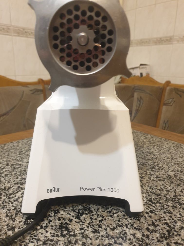 М'ясорубка Braun Power Plus G1300