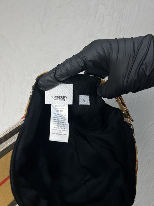 Кепка Burberry Нові Колеції