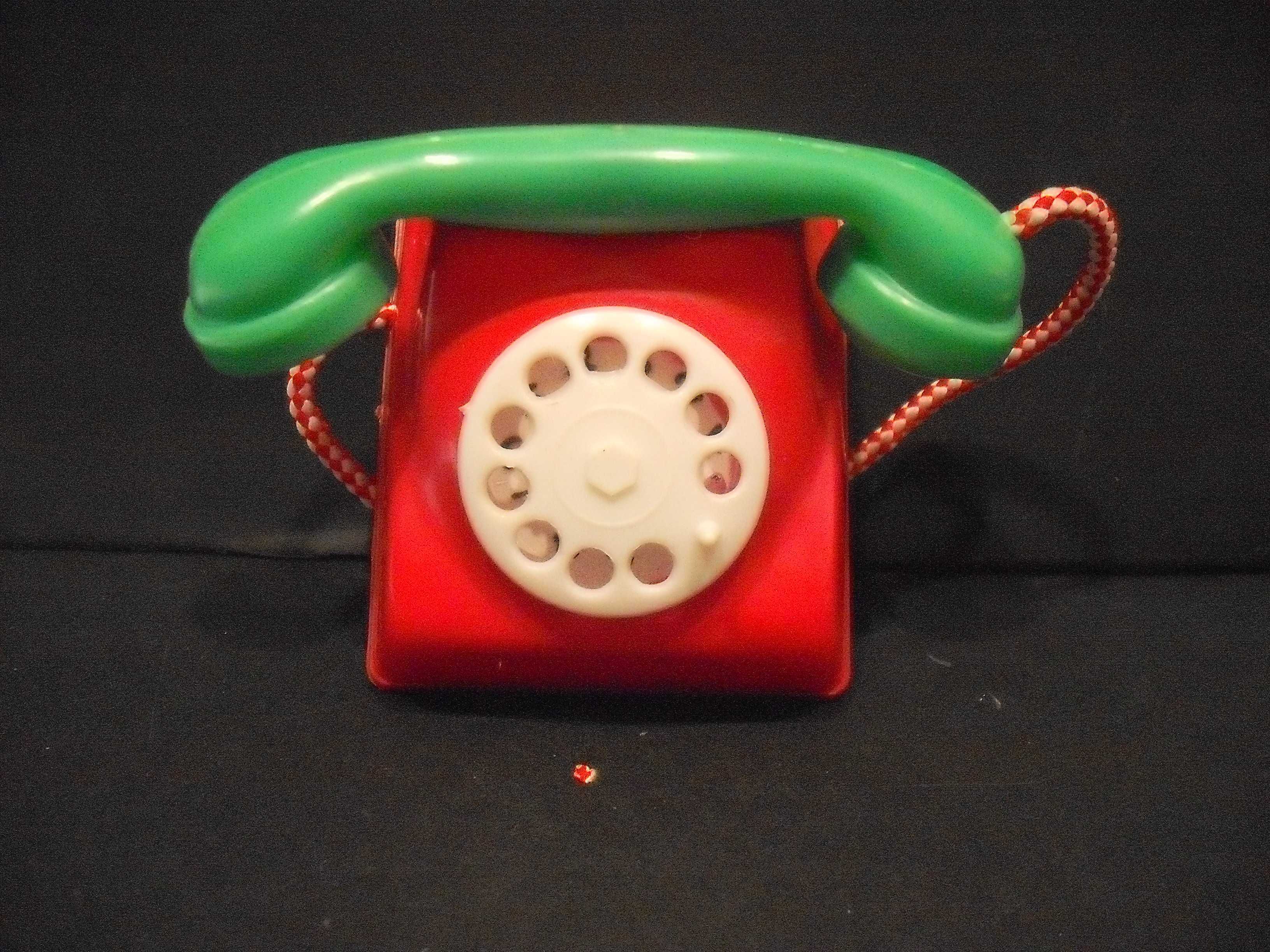 PEPE - Telefone antigo feito em plástico