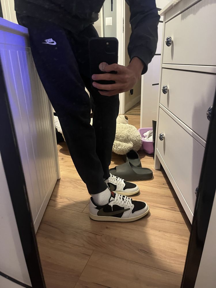 travis scott medium olive