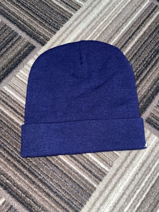 шапка Arc’teryx.