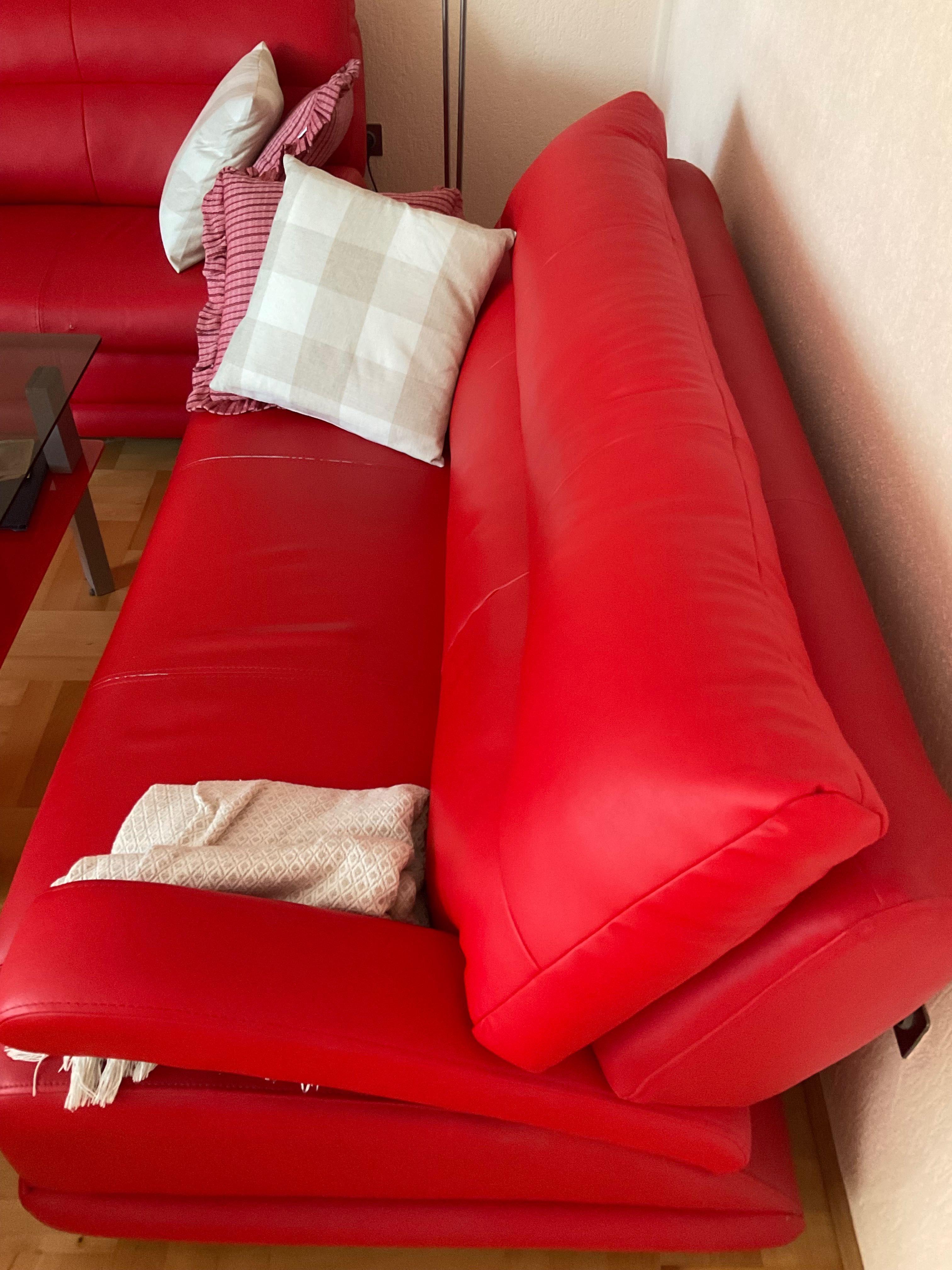 Sprzedam sofę dwuosobową, trzyosobową oraz fotel z ekoskóry do salonu,