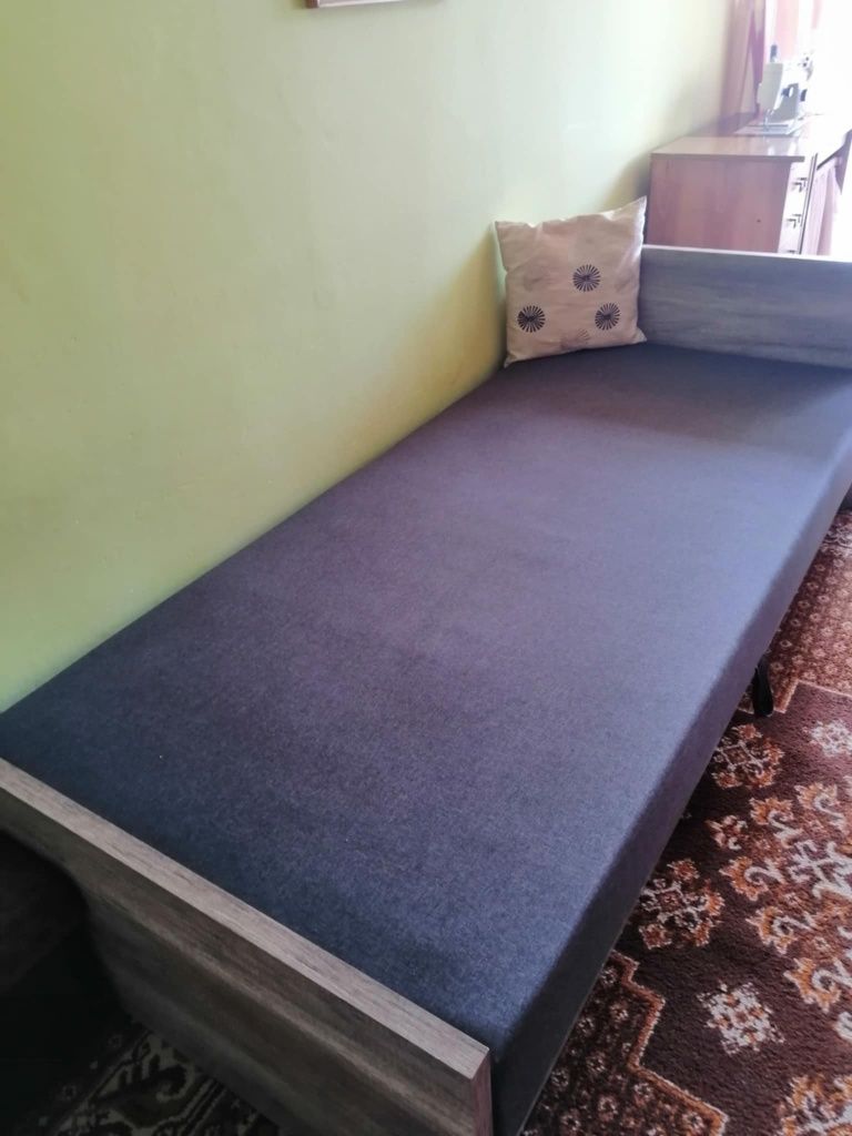 Łóżko jednoosobowe