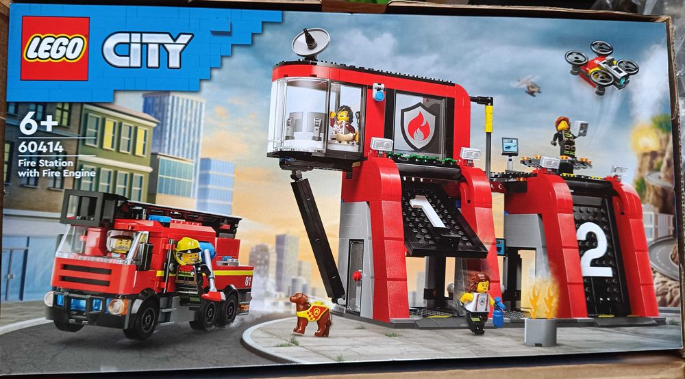 LEGO 60414 - Fire Station with Fire Truck