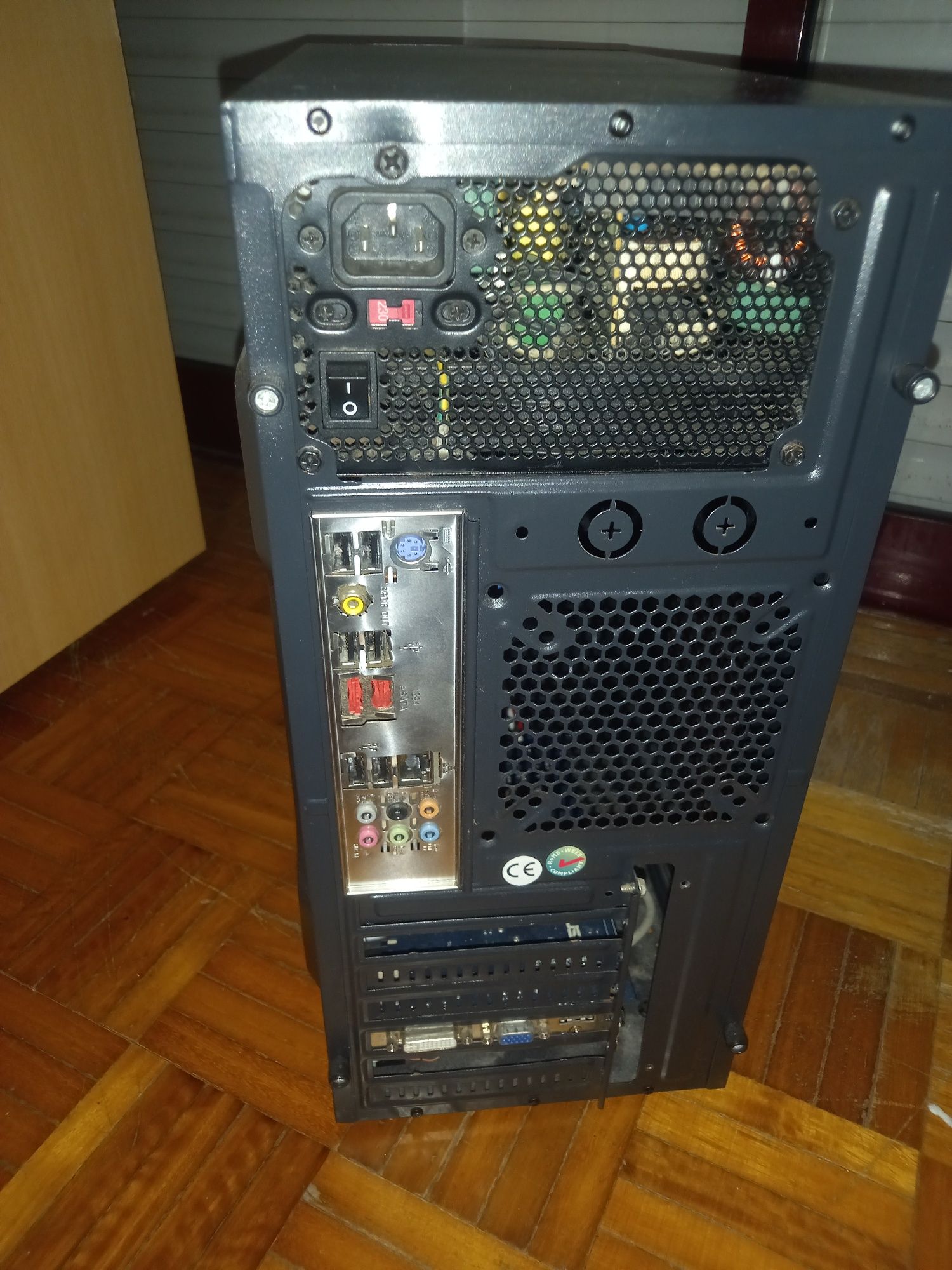 PC torre para despachar