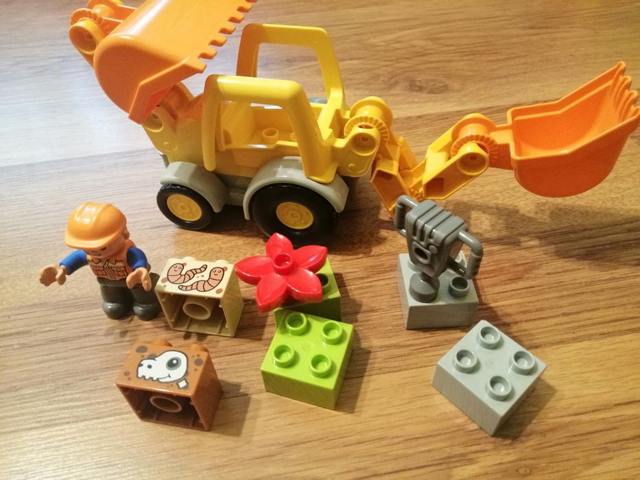 Lego Duplo - pociąg, policjant, koparko-ładowarka, holownik
