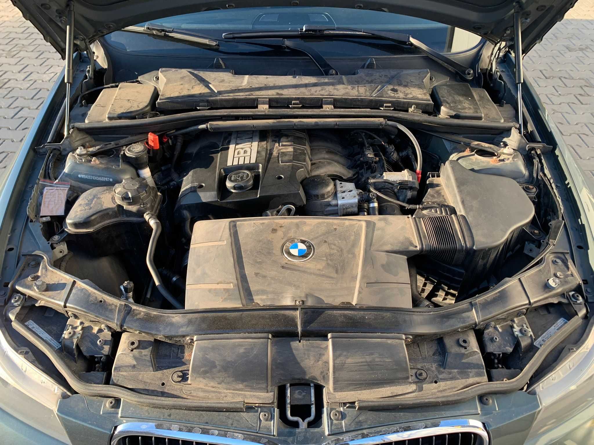 BMW Seria 3 318i E90