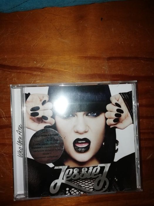 Vende-se CD da Jessie J "Who You Are"