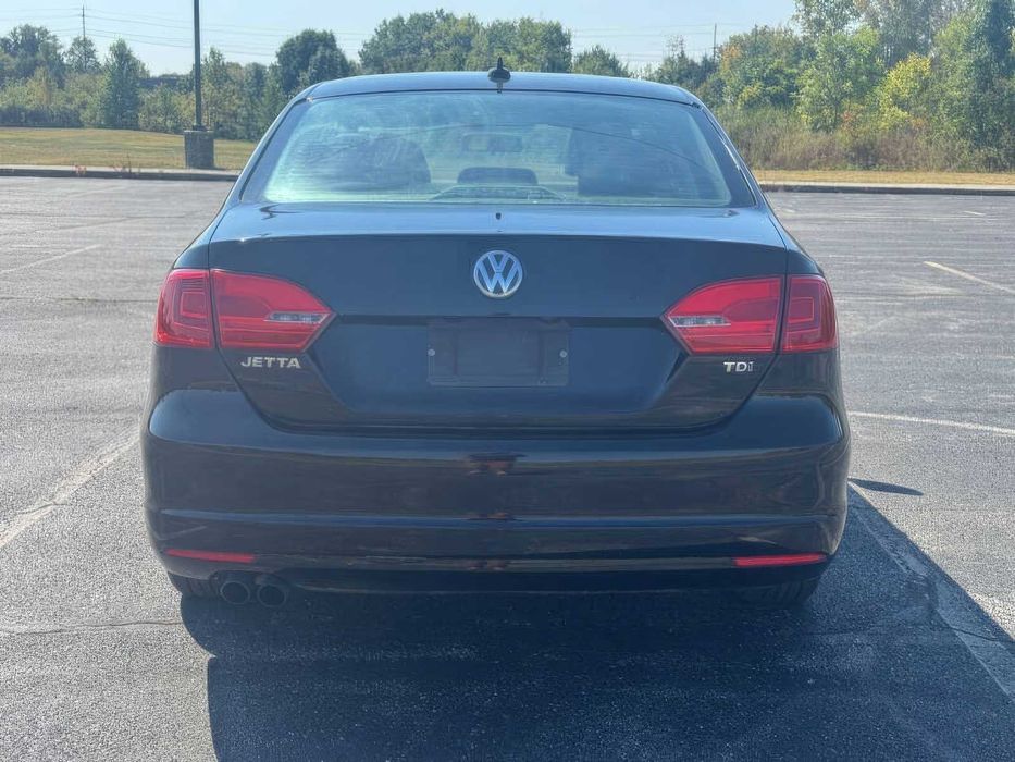 Volkswagen Jetta      2013