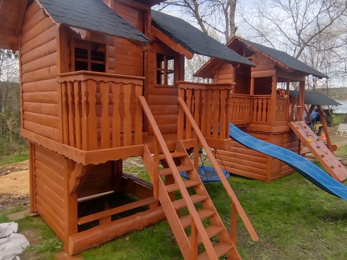 Plac zabaw    huśtawka ,zjeżdżalnia ,pół bal