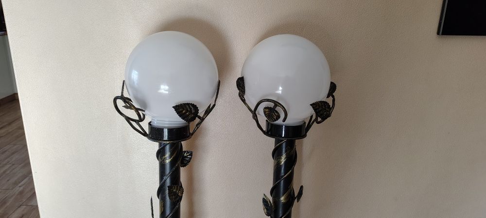 Lampy ogrodowe stojace metalowe kute liście