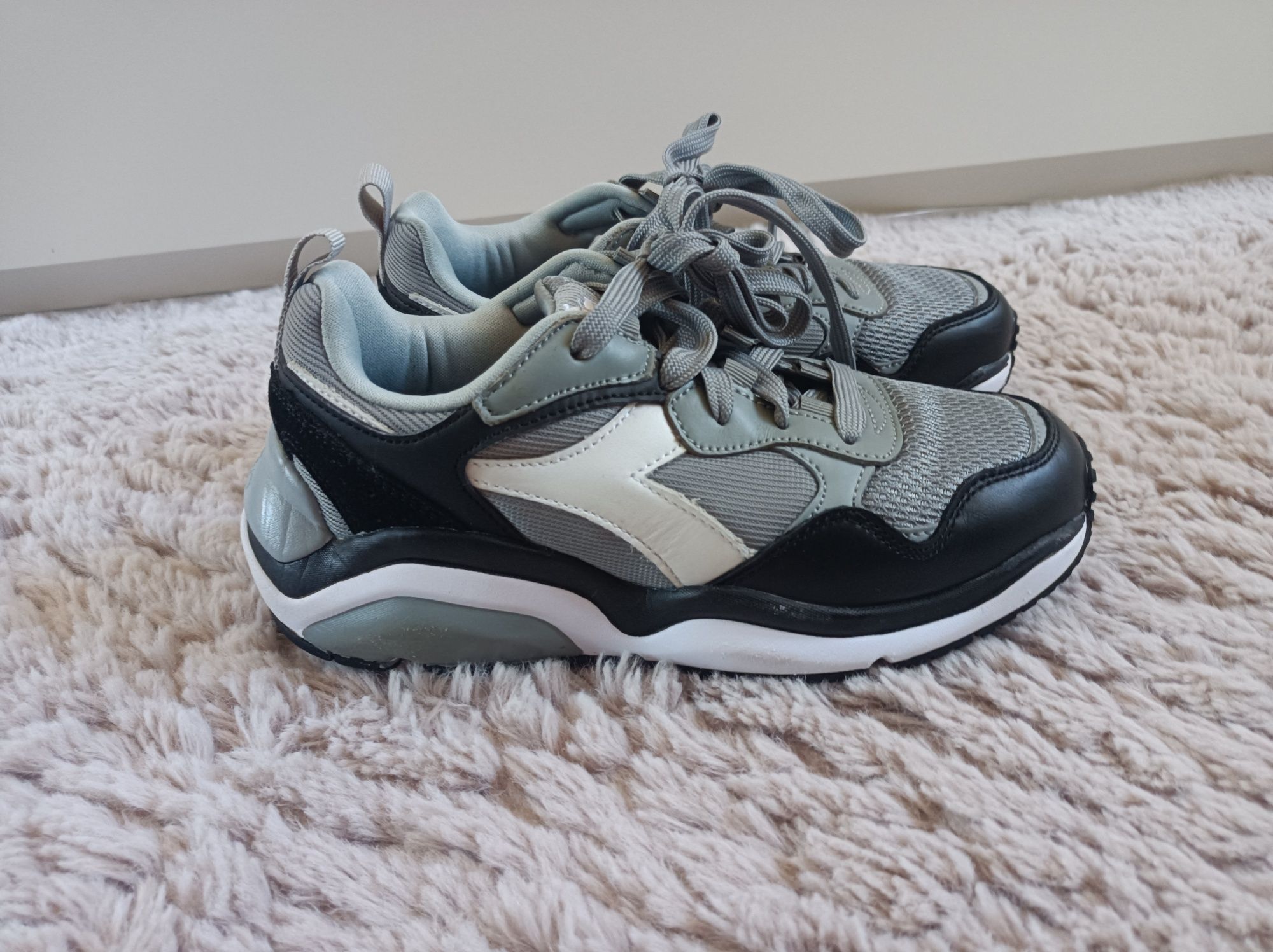 Buty Diadora r 36tj 22-22,5cn jak Nowe