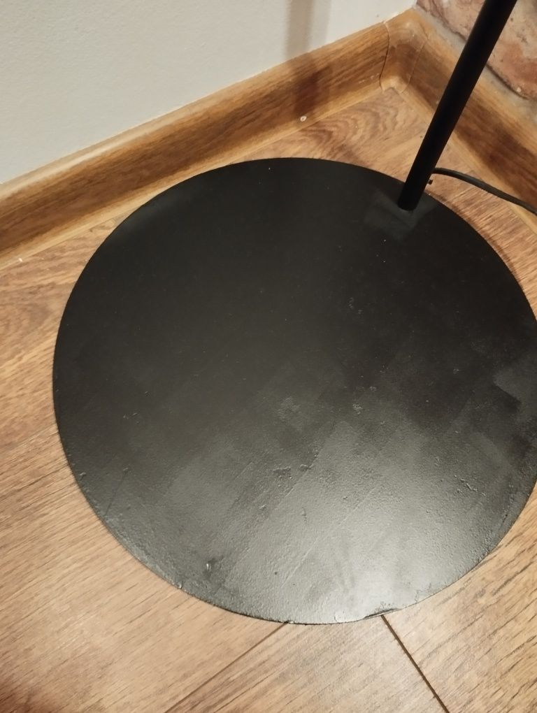 Lampa podłogowa czarna