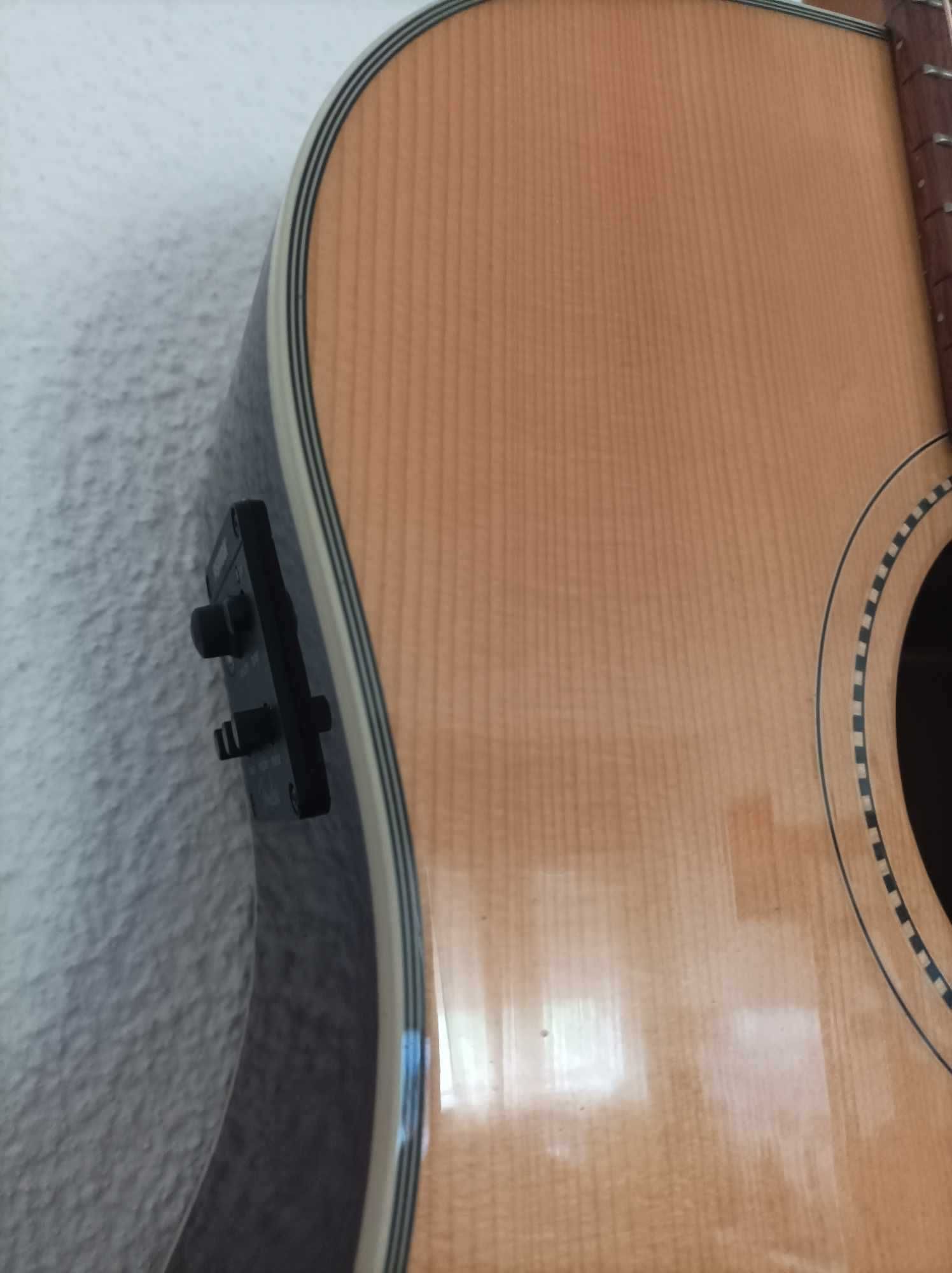 Guitarra Fender Sonoran