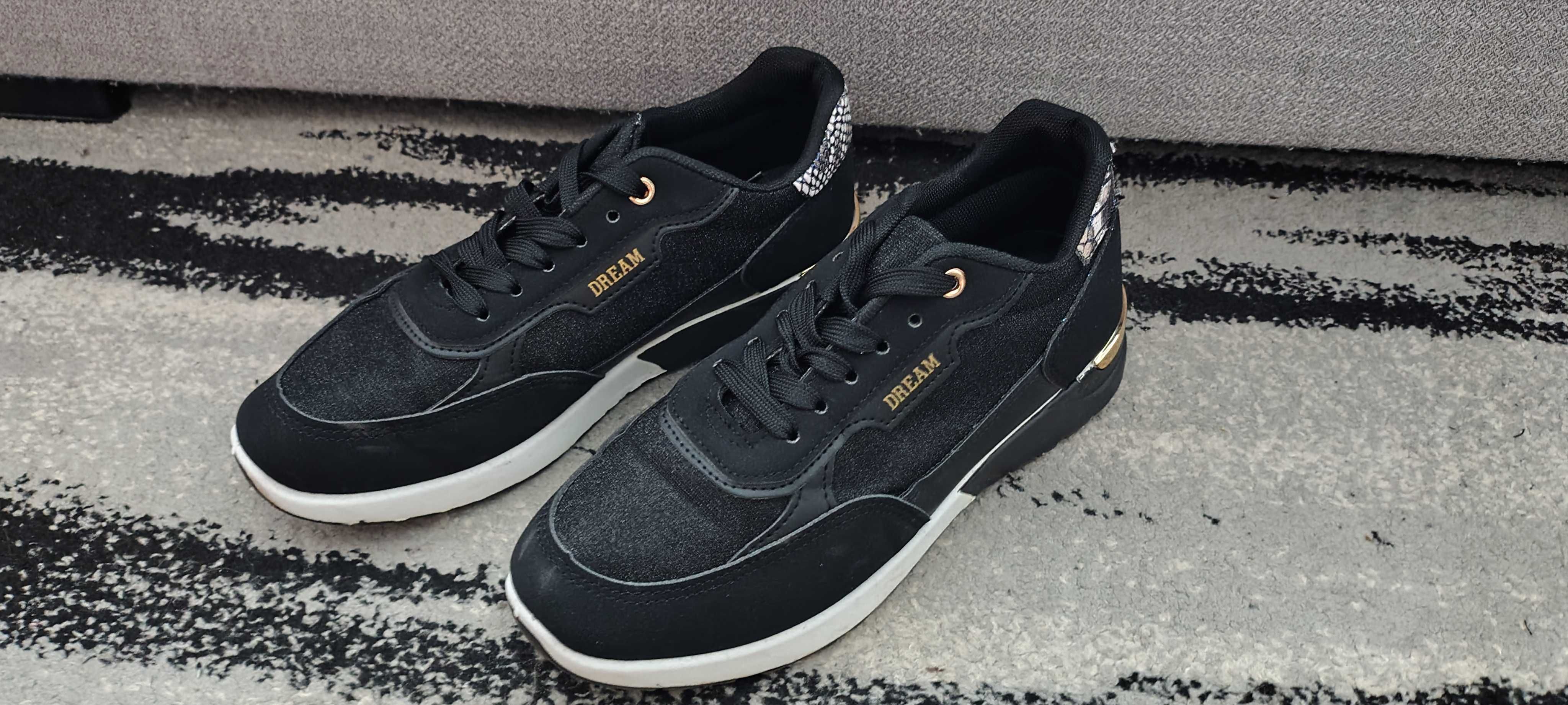 Sneakersy czarne
