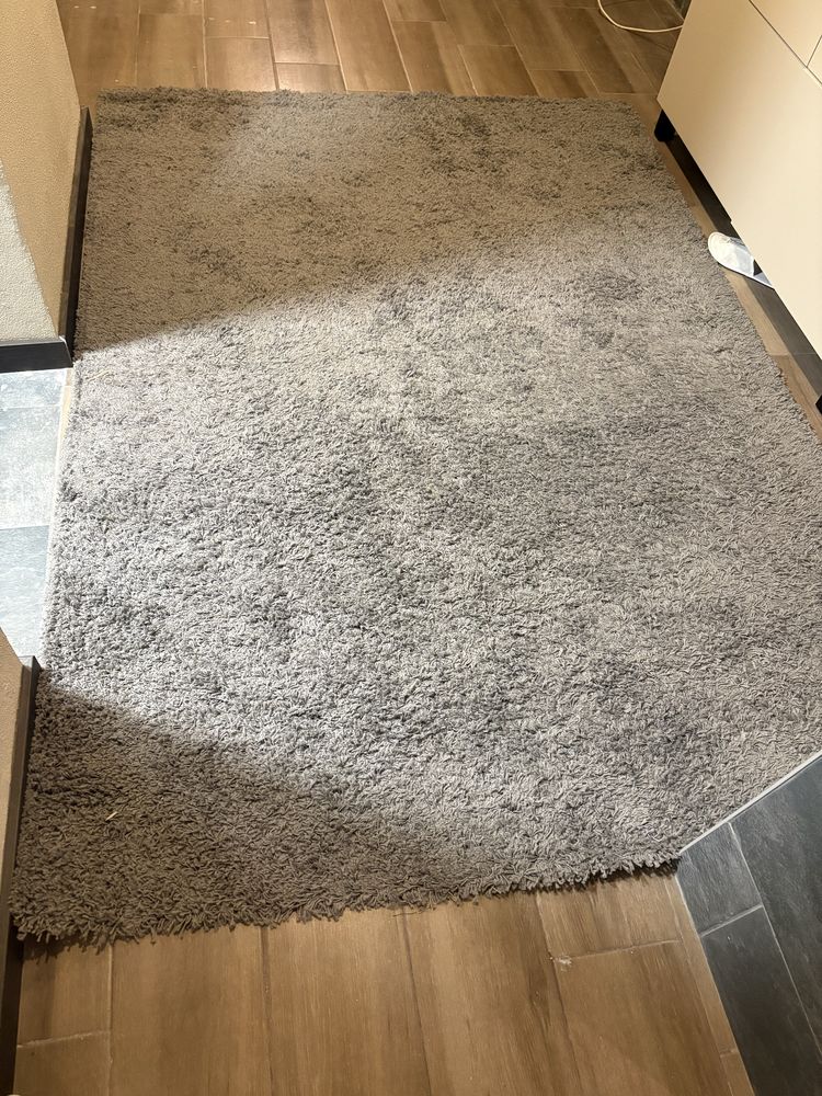 Tapete IKEA cinza