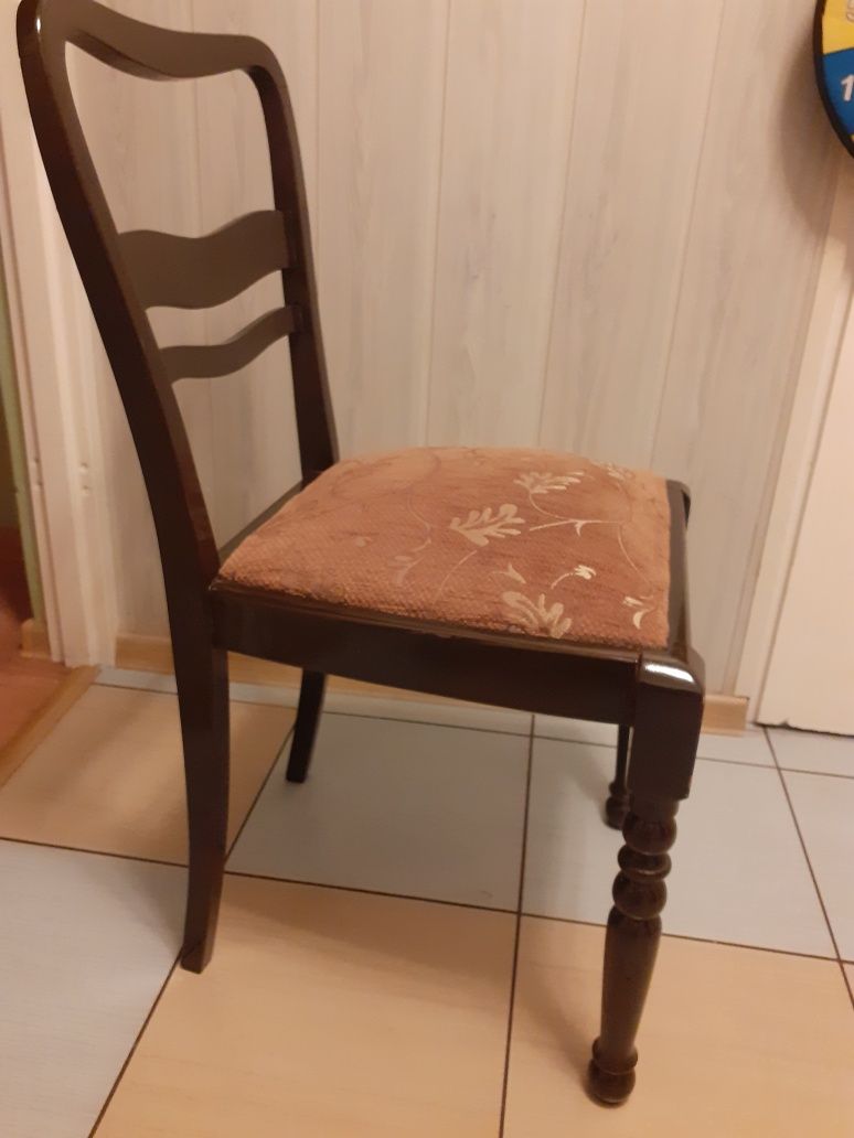 Krzesła wyściełane