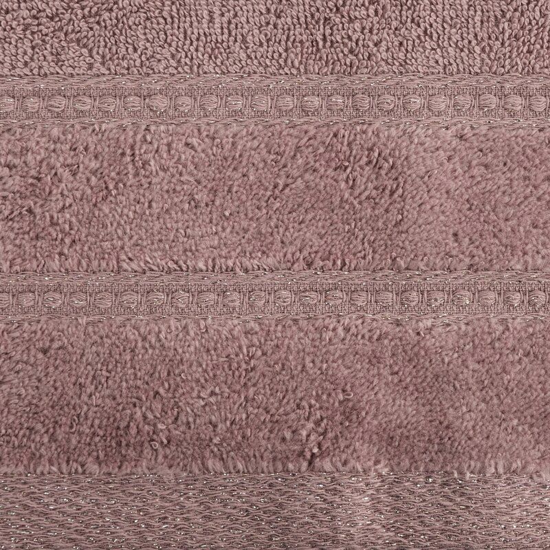 Ręcznik 70x140 lilowy z welurową bordiurą i błyszczącą nicią