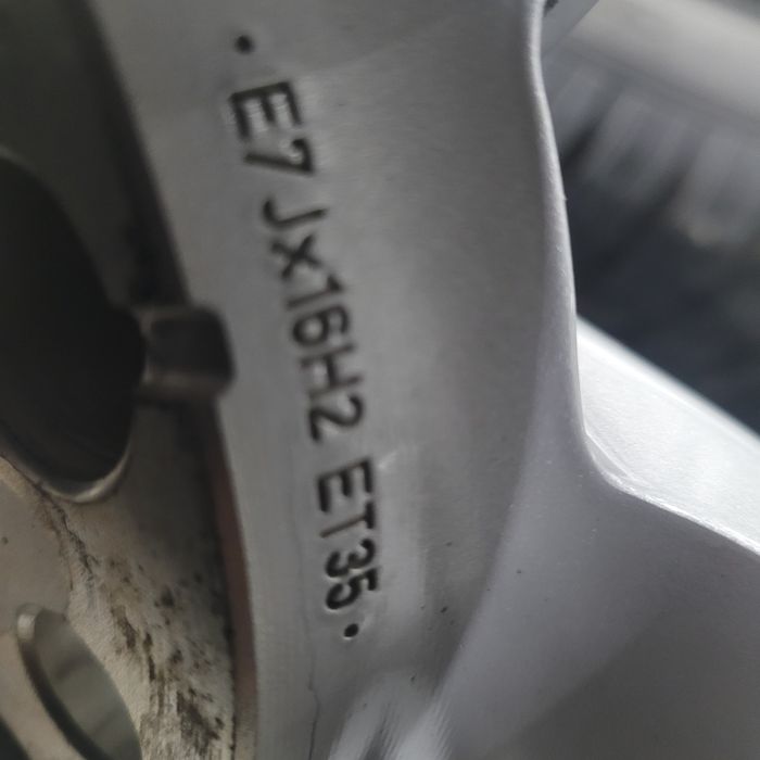 Koła zimowe oryginalne Audi A4 b5 b6 b7 A6 C6 205.55.16 Continental 8m