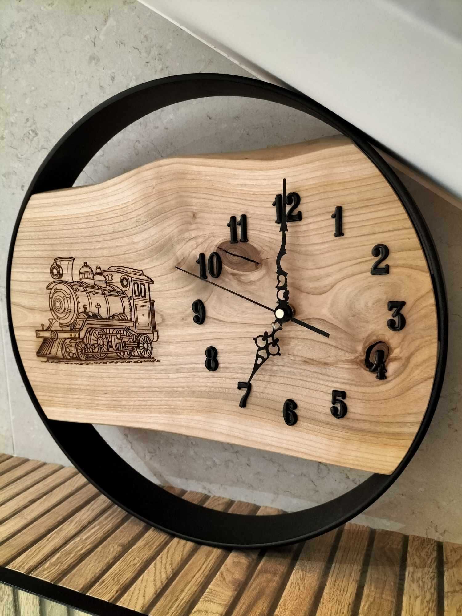 Zegary ścienne drewniane