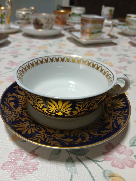 Chavena com pires  -Museu da Porcelana 1999.