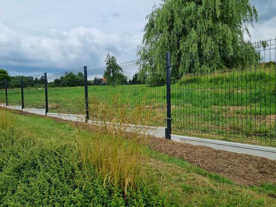 Ogrodzenie Panelowe H-153 fi 4mm + deska betonowa 250cm x h 20