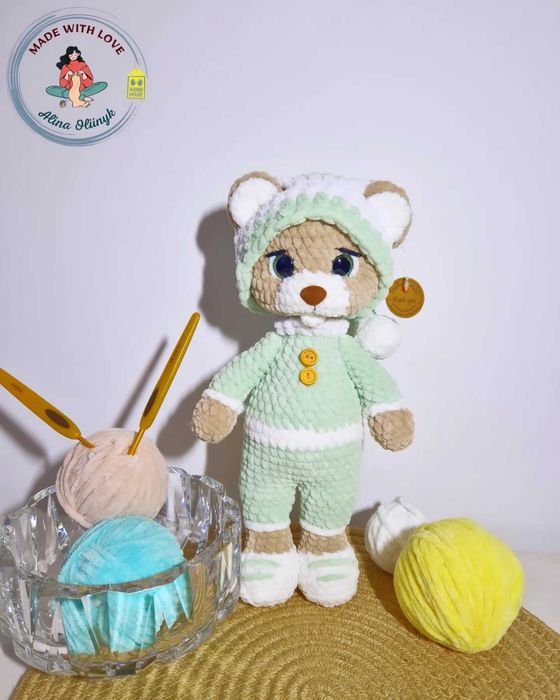 Miś, maskotka szydełkowa