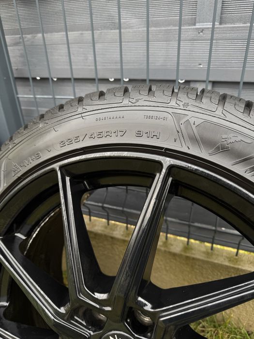 Komplet kol: opony Good year z felgami Dotz