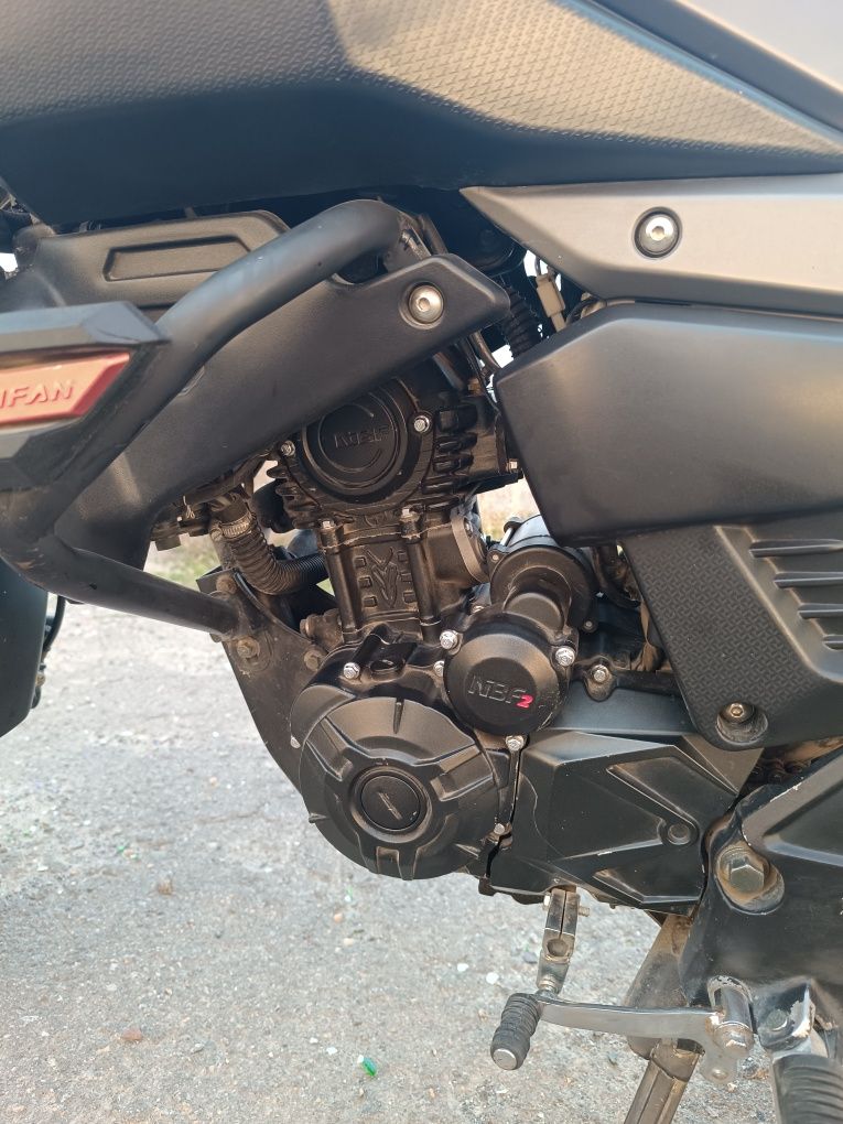 Мотоцикл Lifan kpt 200