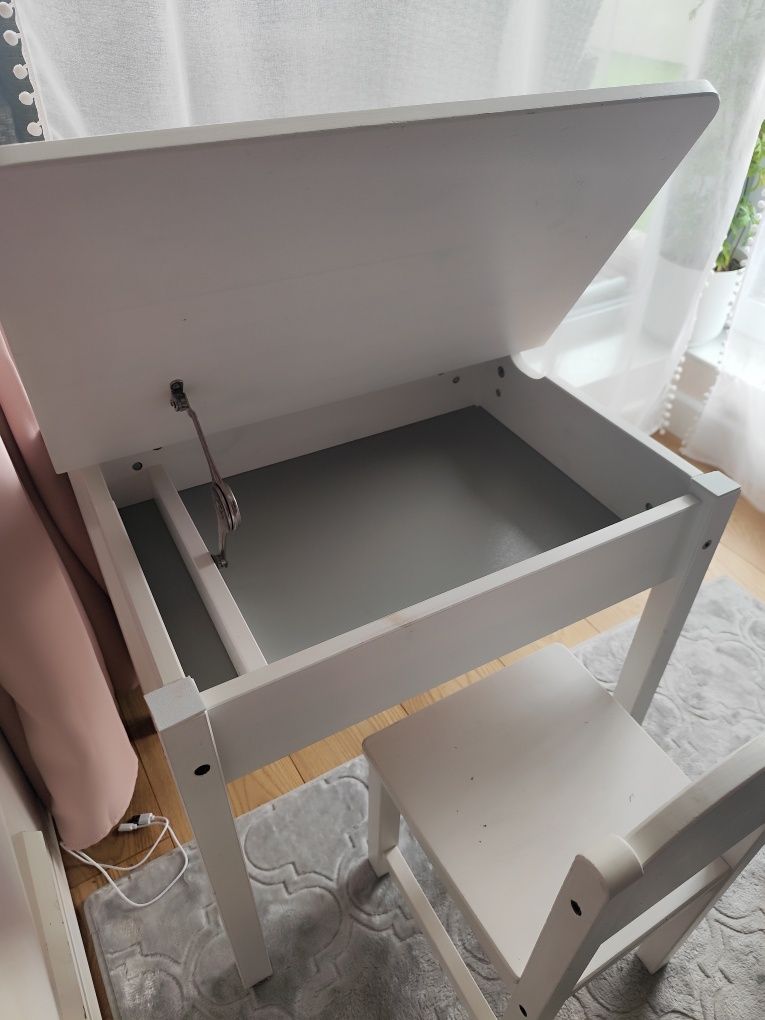 Biurko z krzesełkiem Sundvik IKEA