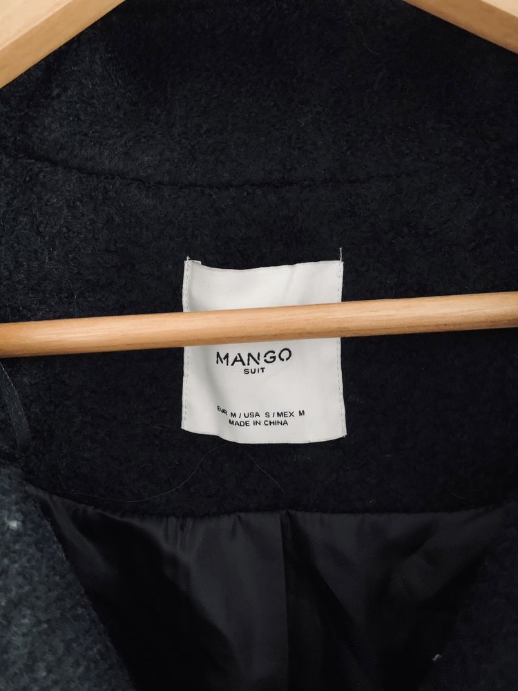 Płaszcz gruby czarny ciepły wełniany Mango basic