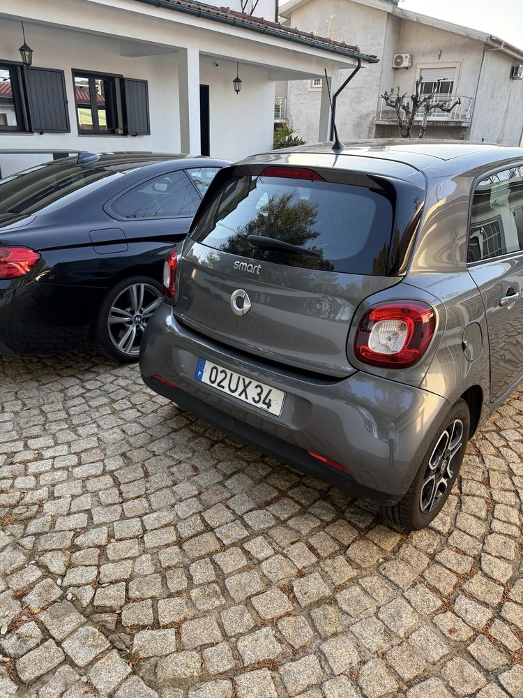 SMART FOURFOUR PASSION EQ - 100% eletrico com Teto Panorâmico duplo