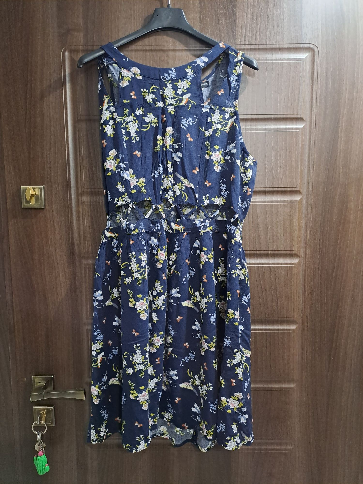 Sukienka w kwiaty NOWA Cropp XL