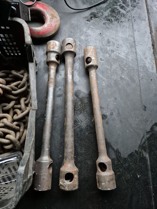 Pasy transportowe,łańcuchy,klucze,przewody