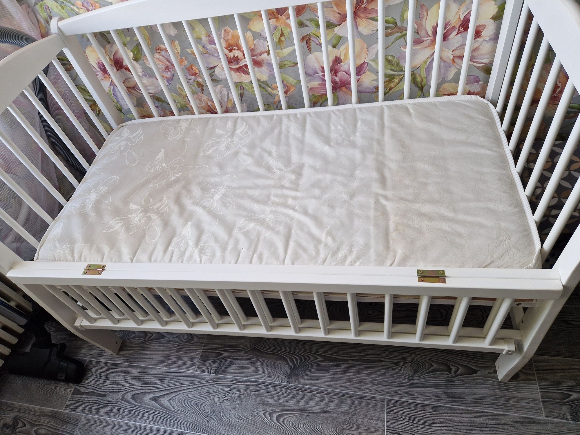 Кровать детская  с матрасом