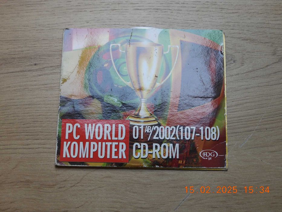 PC WORLD 01/2002  - ViaCAD 2.0 , Znachor 6.0   1 CD