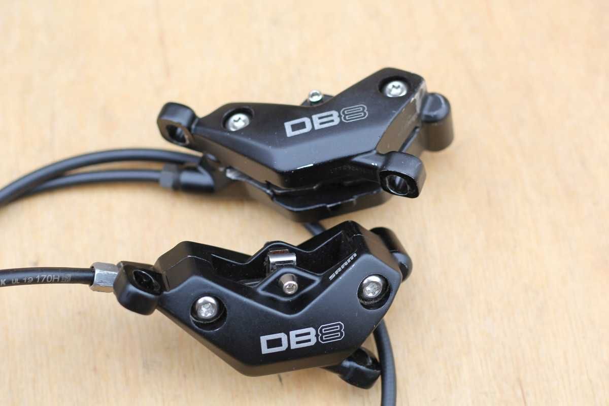 Гальма Гальма: SRAM DB8, Shimano DEORE XT