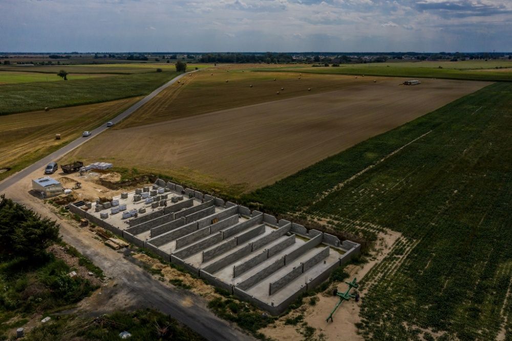 Budowa budynków inwentarskich Obora Chlewnia Tuczarnia Odchowalnia Kur