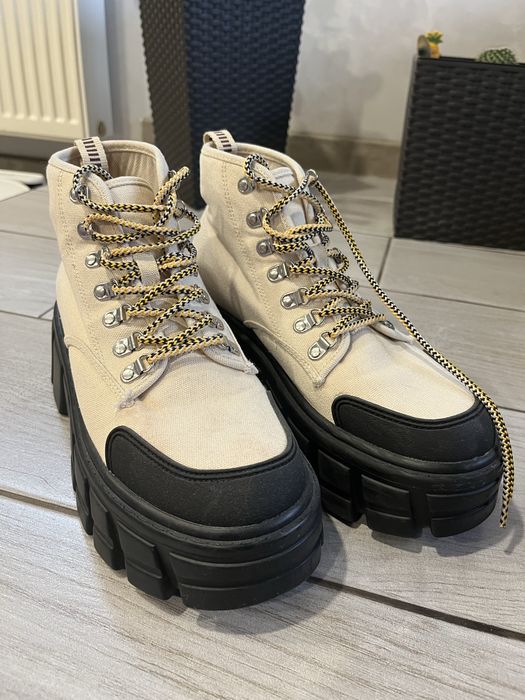 Жіночі чоботи Zara