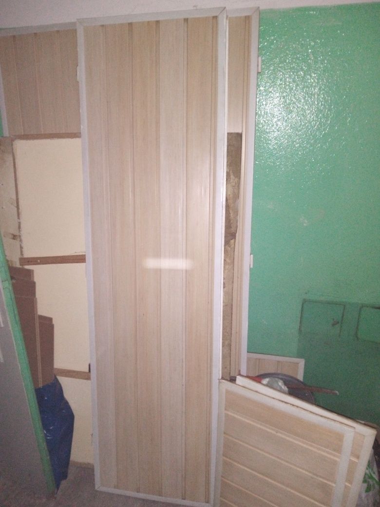 Panele na ścianę drzwi