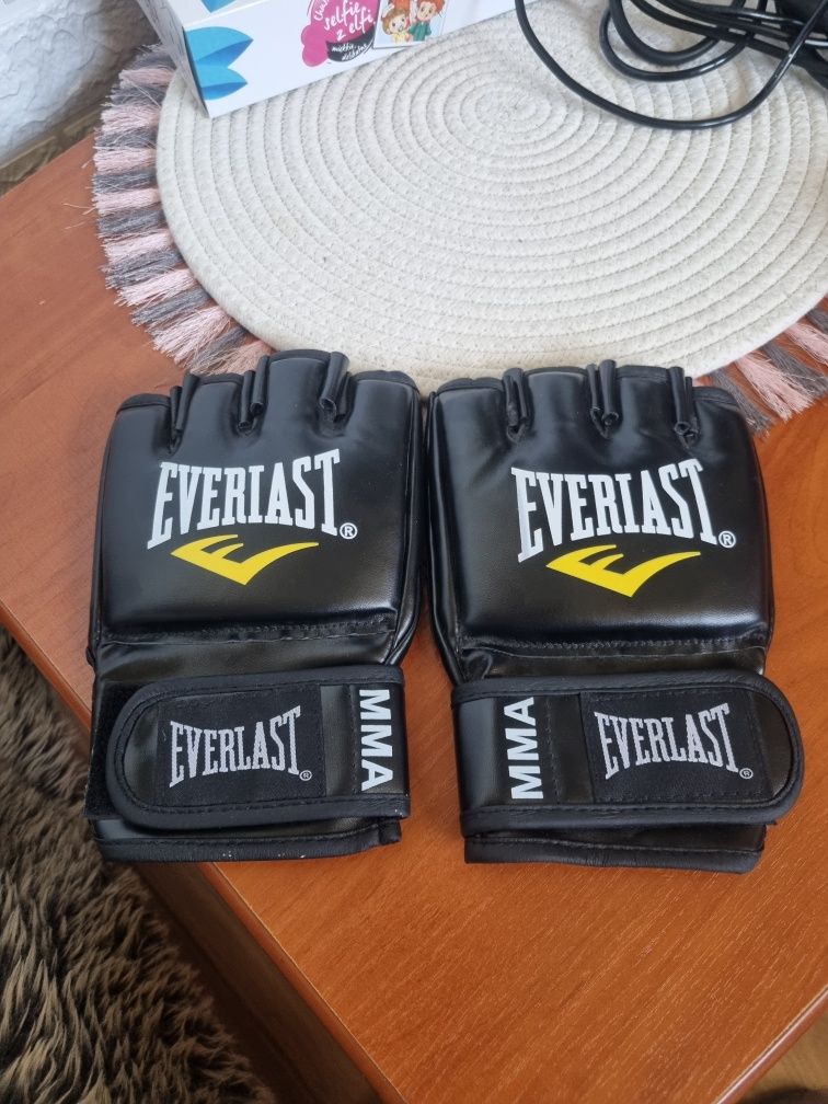 Rękawice Everlast MMA